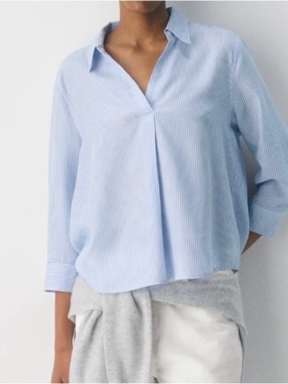 Aritzia Babaton Light Blue & White Striped Dress Shirt XS Preppy